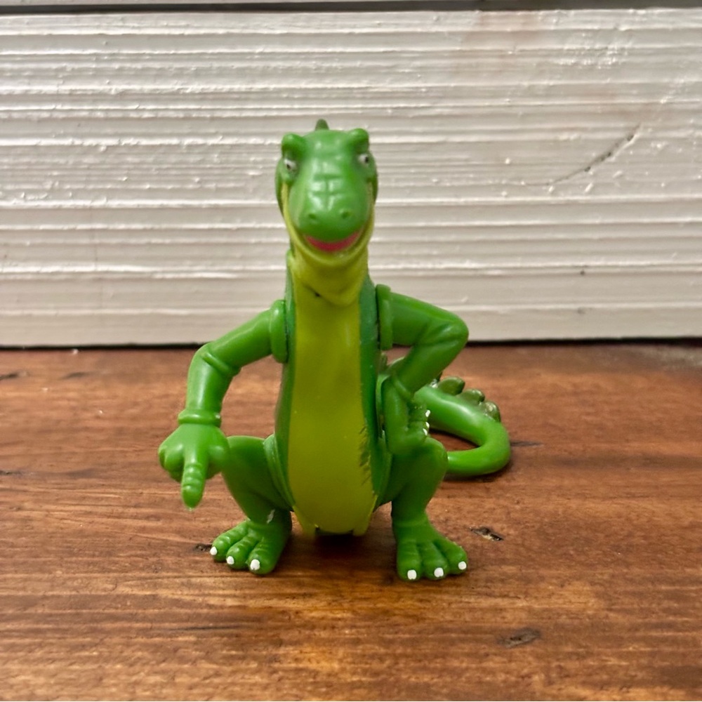 Rainforest Café RFC Poseable Green Iggy Iguana‎ Lizard Action Figure from 2000